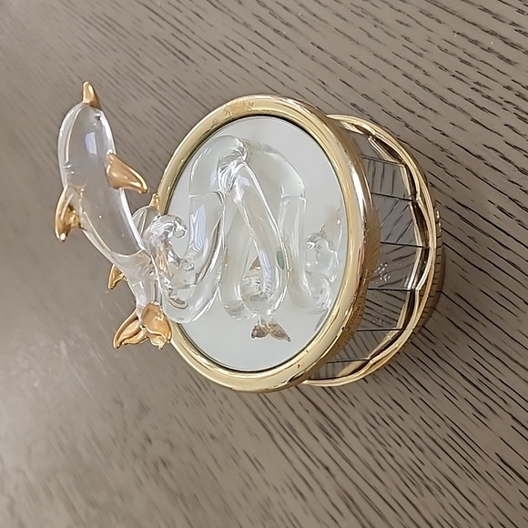 Blown Glass 2 Dolphins Rotating Music Box,Pre-owned. - Picture 6 of 8